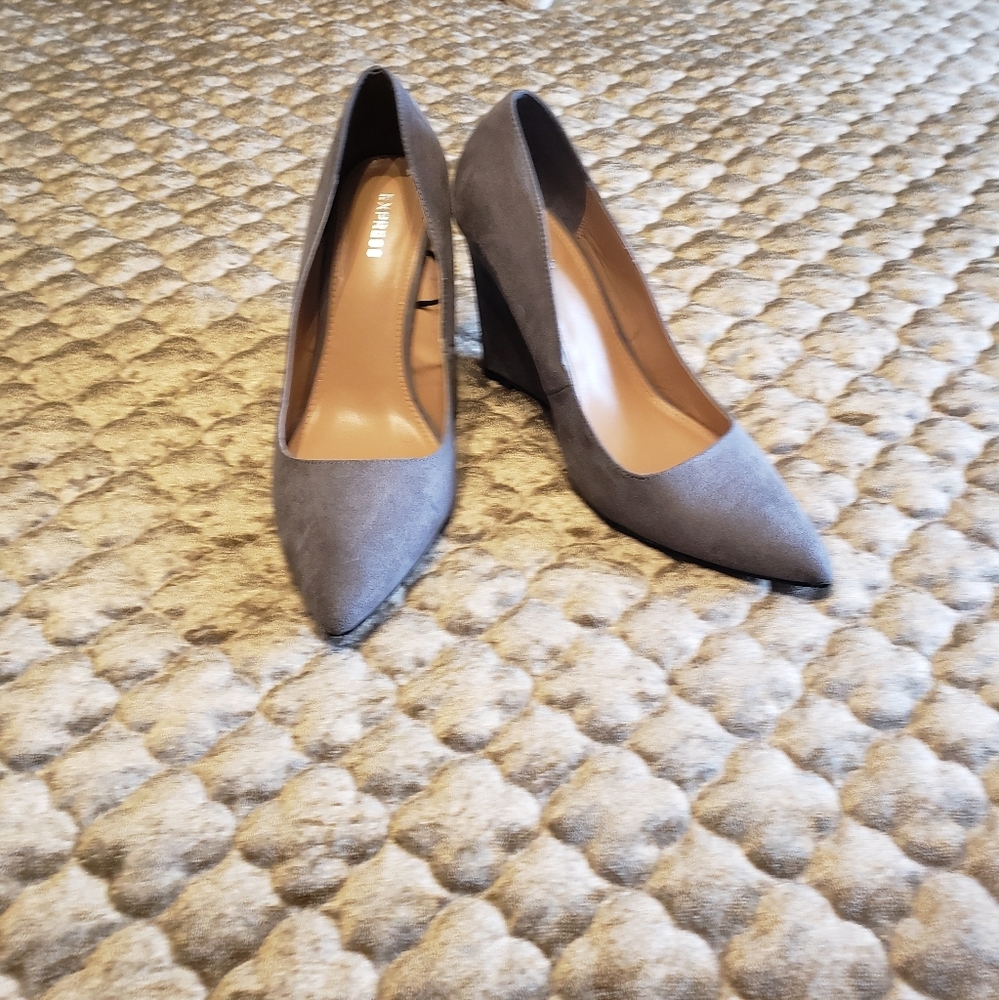 Gray Wedged Shoes